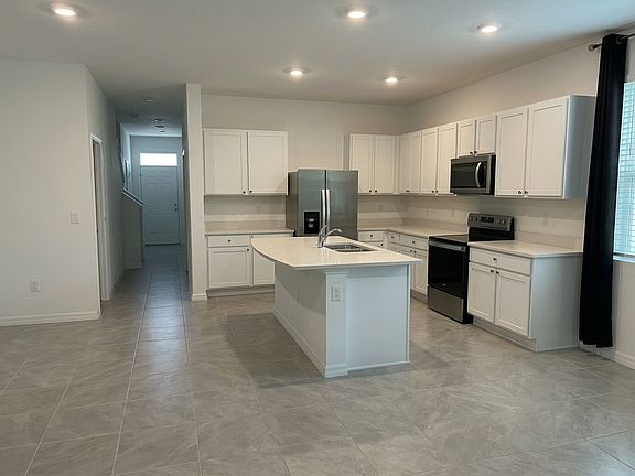 5th image of 5004 Captain Davis Dr
