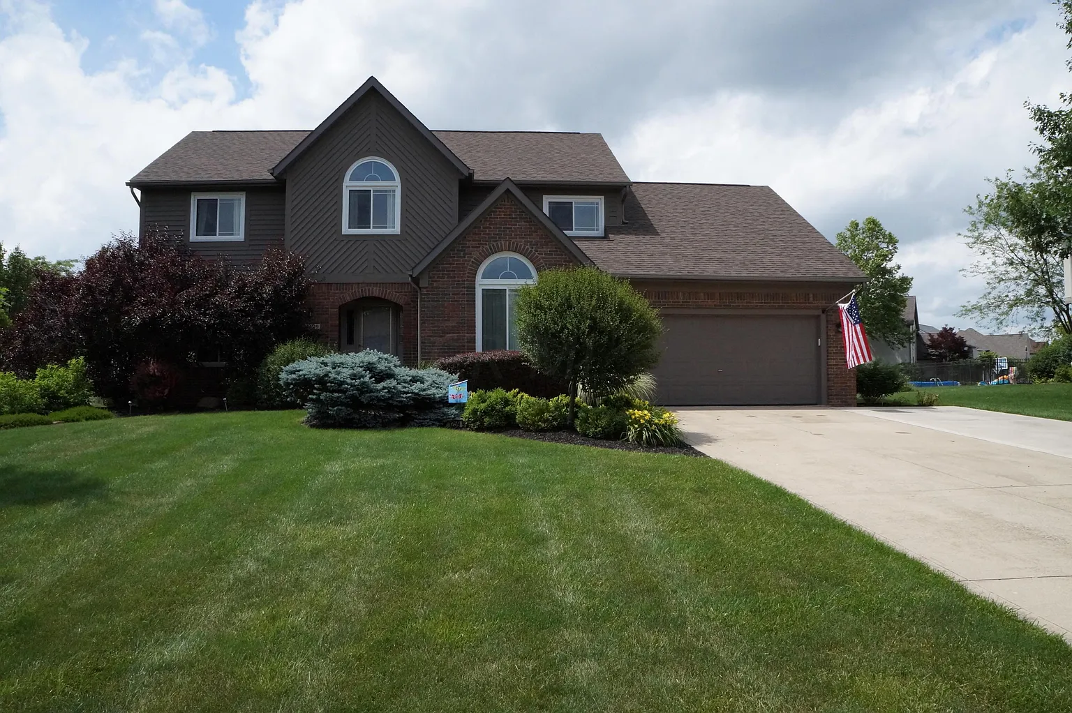 12599 Oakmere Dr photo 1