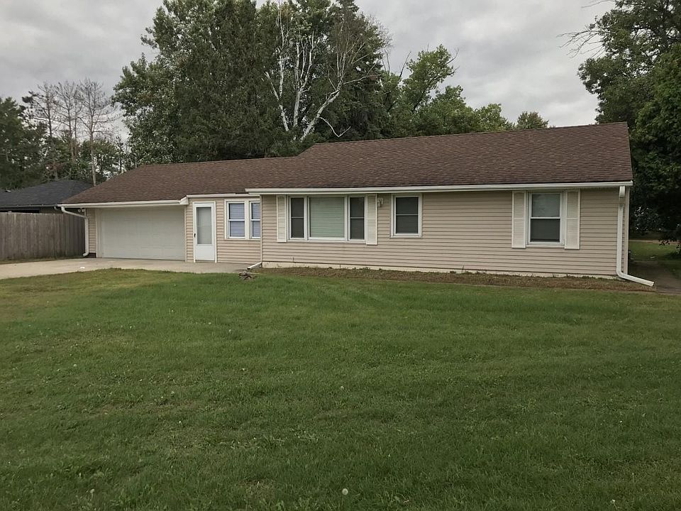 1st image of 10625 Douglas Dr N