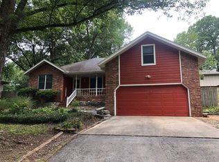 890 S Mission Cir, Springfield, MO 65809