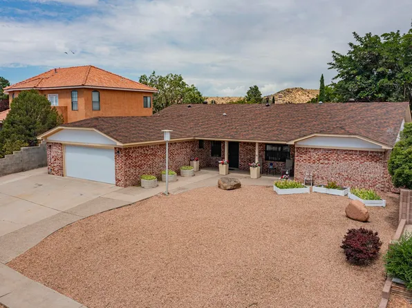 7305 Carson Trl NW, Albuquerque, NM 87120