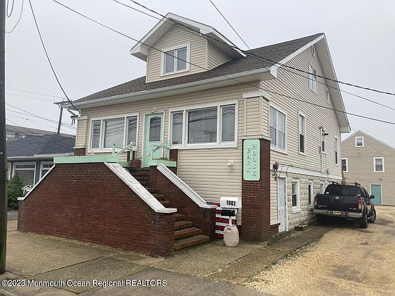 2nd image of 1805 Boulevard