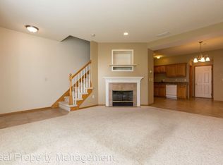 2096 Ridgeview Cir, Clive, IA 50325