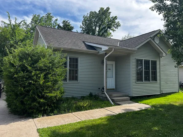 125 W 1st St, Braidwood, IL 60408