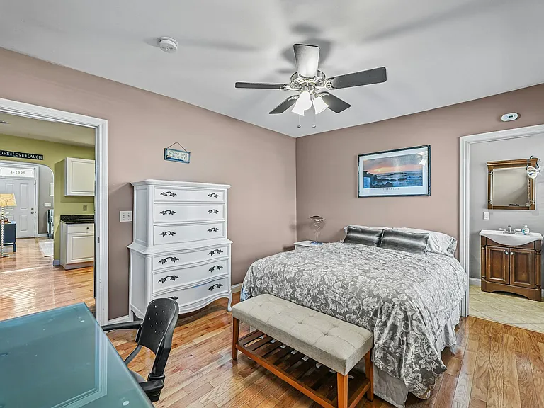 804 Main St — Photo 13