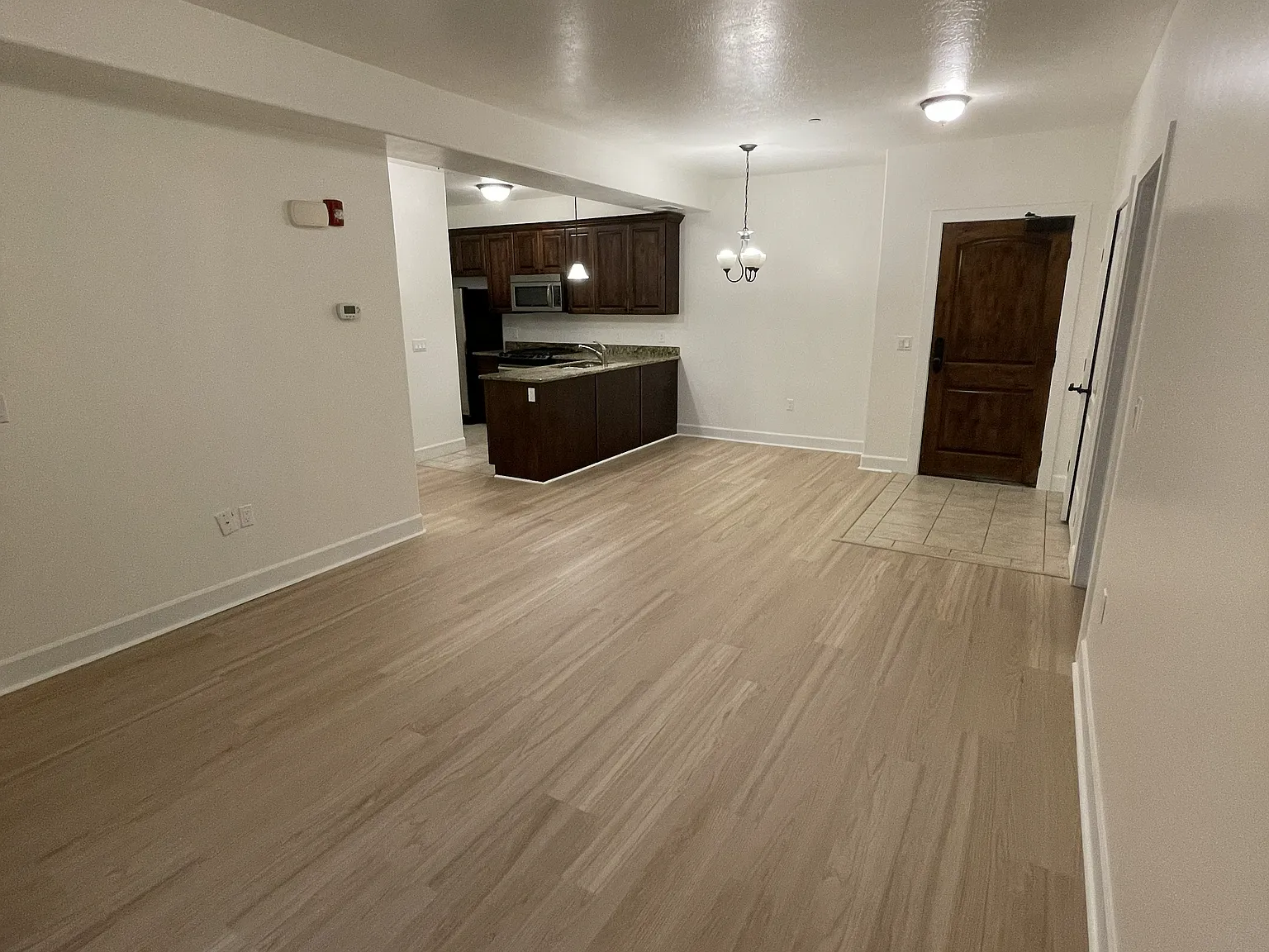 2 bed, 1083 sqft, $2,150 — Photo 3