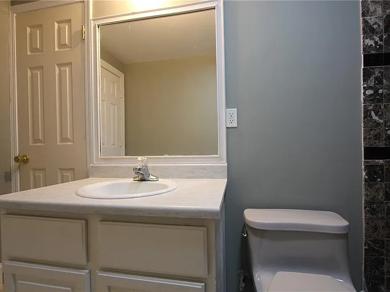 818 Springlake Rd — Photo 35
