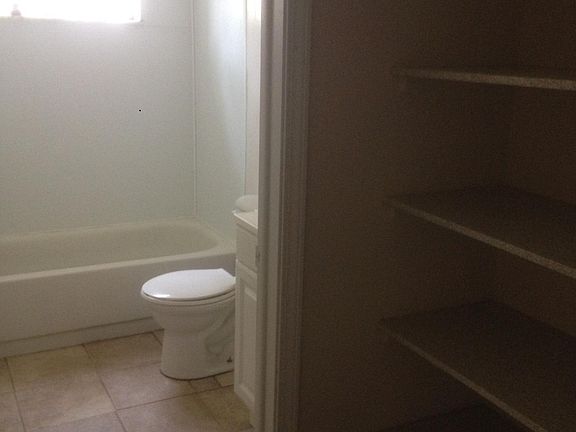 5th image of 876 Lucille Dr