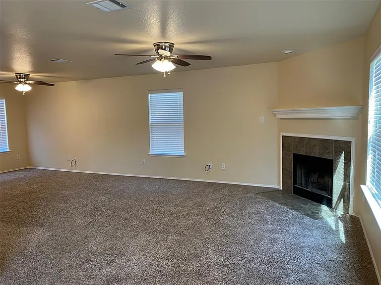 324 Chisholm Trl — Photo 24