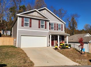 226 Roper St, Candler, NC 28715