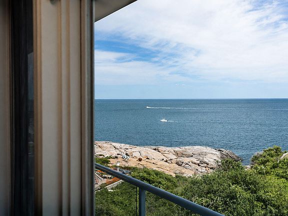 4th image of 249 Nubble Road