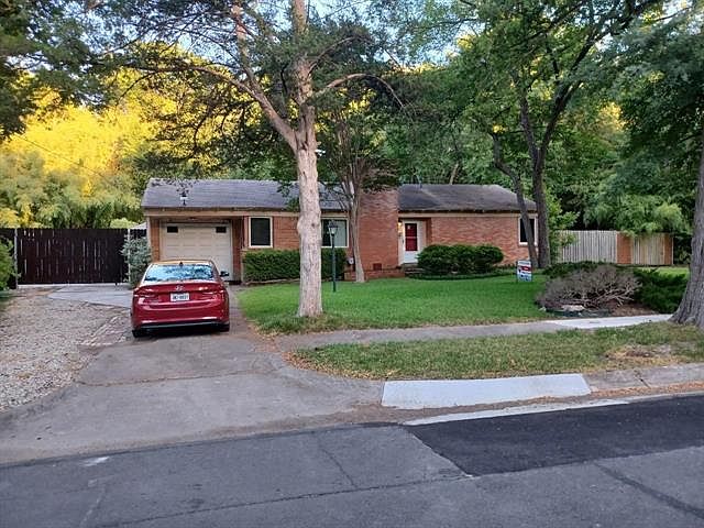 1st image of 226 S Shore Dr