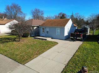 11788 Camden St, Livonia, MI 48150