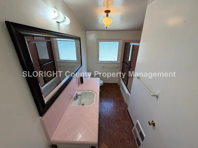 137 Broad St — Photo 12