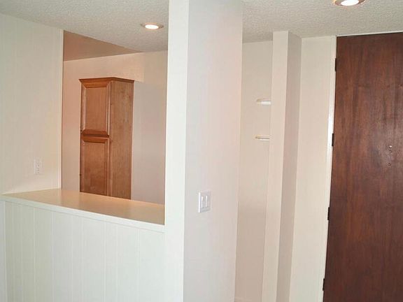 4th image of 5900 Canterbury Dr APT B315