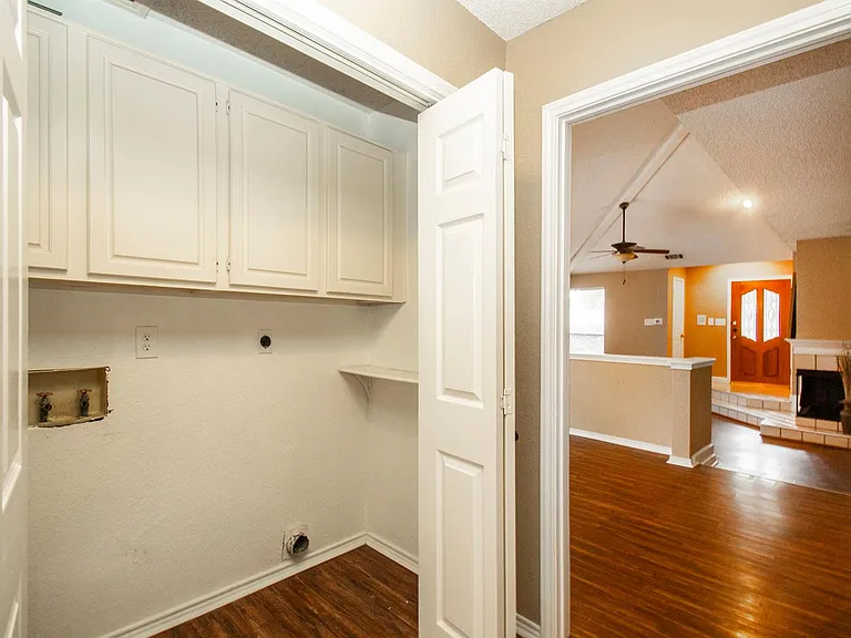3905 Denham Way — Photo 15