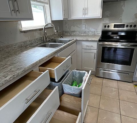 3rd image of 4606 Wood Ave