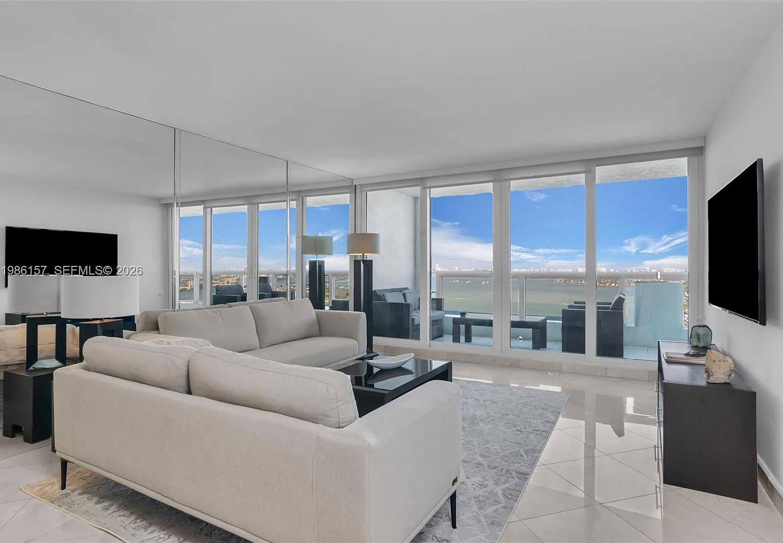 Venetia Condo — Photo 2