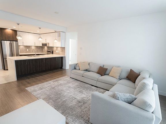 3rd image of 11703 Fraser St #206