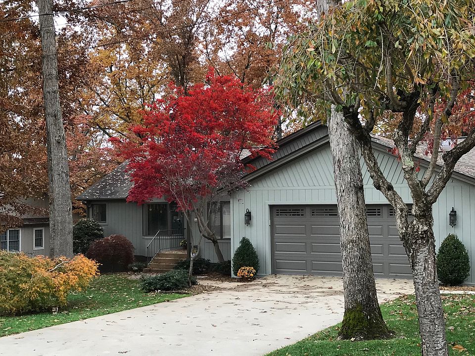 1st image of 226 Lakeside Dr