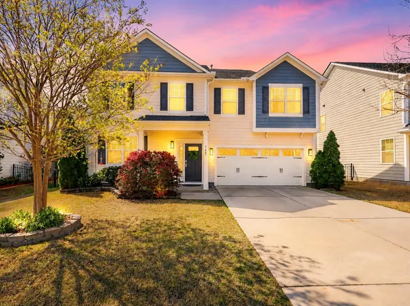 745 Lake Artesia Ln, Fuquay Varina, NC 27526