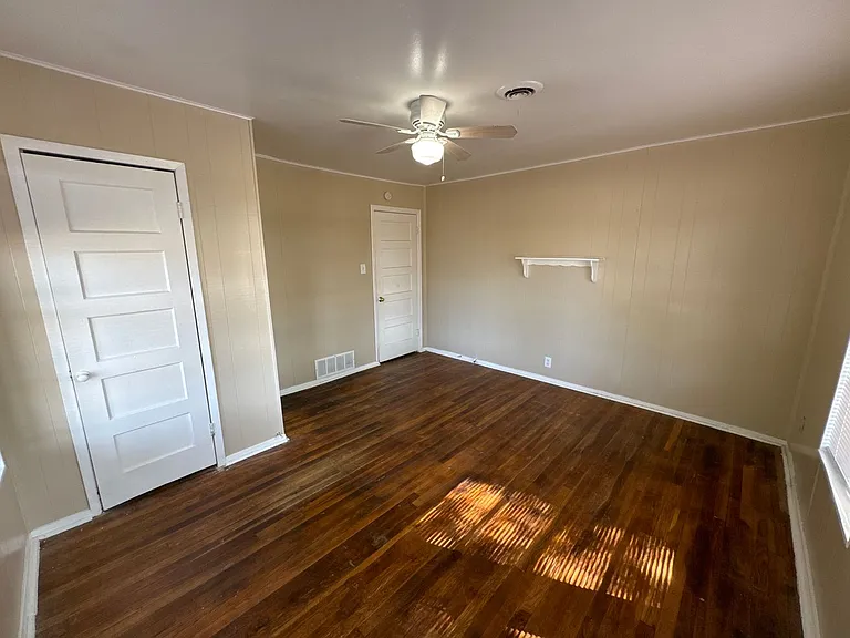 800 Audra Ln — Photo 21
