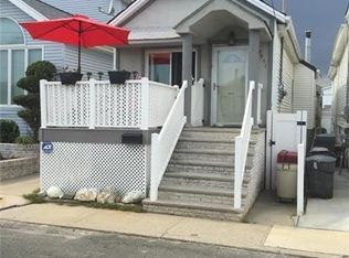 9951 164th Rd, Howard Beach, NY 11414