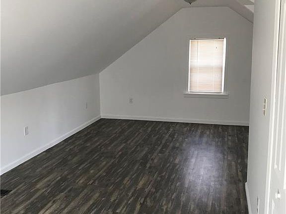 4th image of 1610 Tuxedo Ave