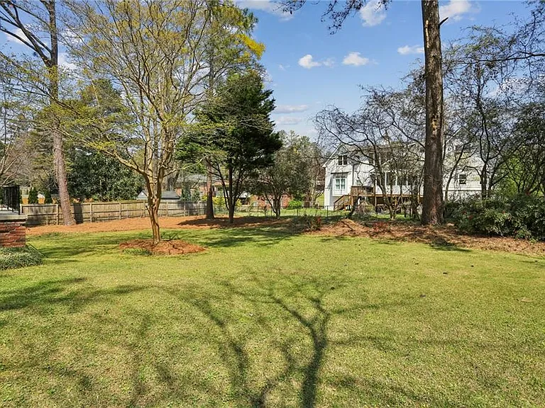 2888 Bonanza Dr — Photo 32