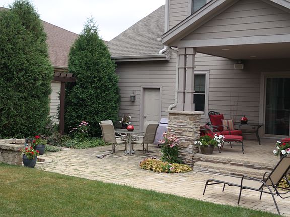 Outdoor living area/ firepit