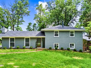 3212 Five Oaks Pl, Louisville, KY 40207