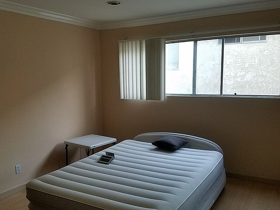 4th image of 5400 Lindley Ave Unit 222