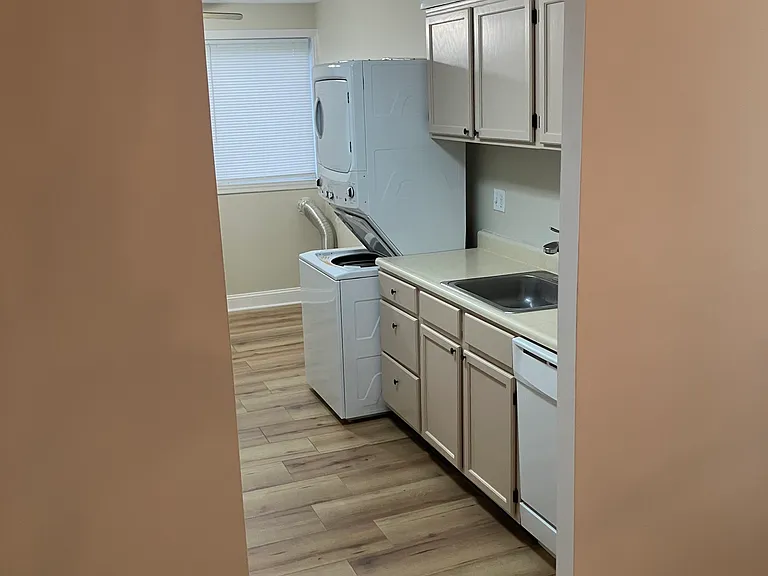 110 Royal Oak Dr #C — Photo 8