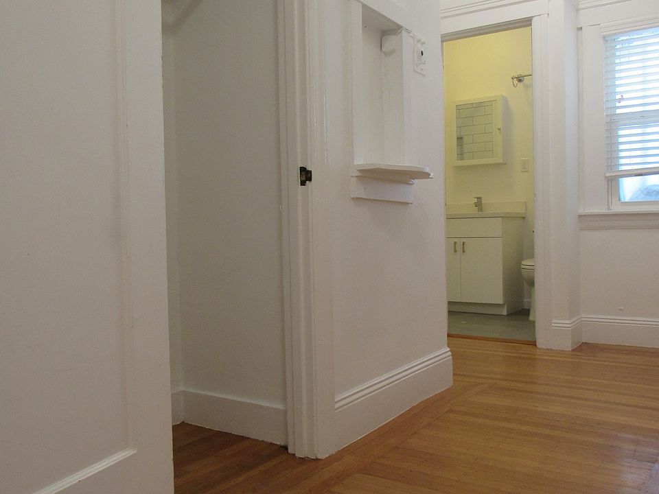 1st image of 2395 29th Ave APT 1