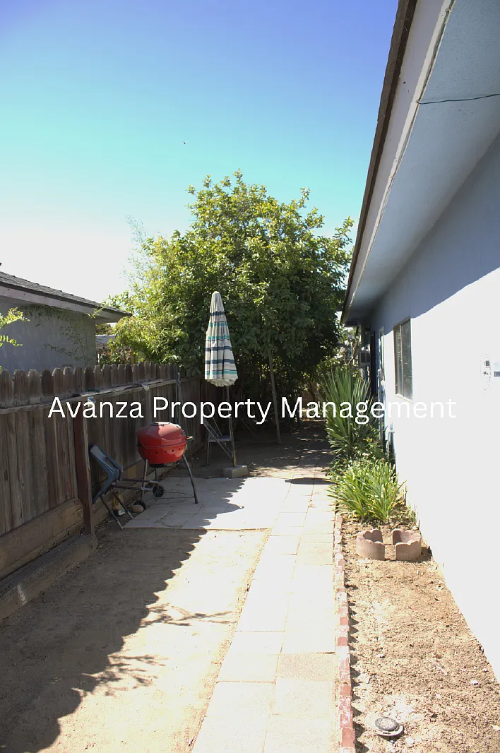 1 bed, 1.0 bath, 450 sqft, $850 — Photo 3