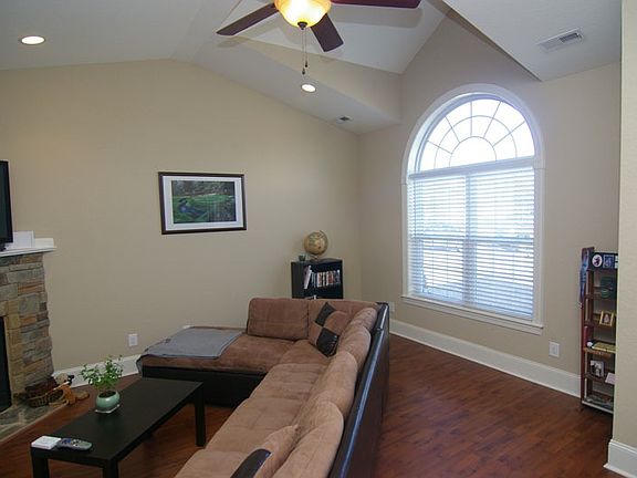 3rd image of 2005 B Croyden Cir