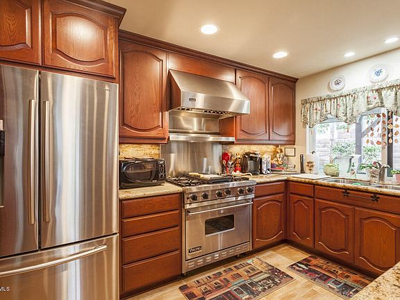 2nd image of 43 E Bonita Dr