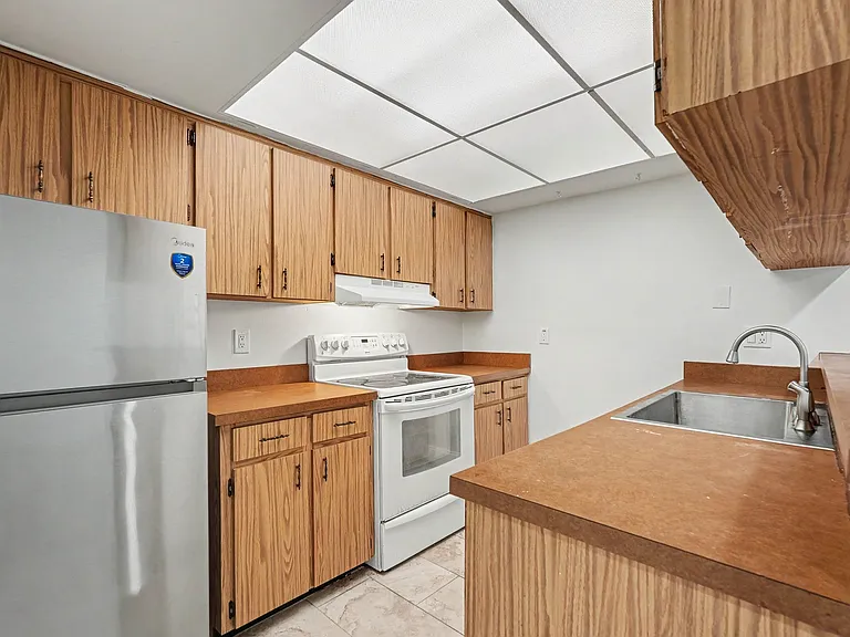 9208 N Connechusett Rd #C — Photo 13