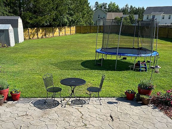 3rd image of 438 Thorncliff Dr