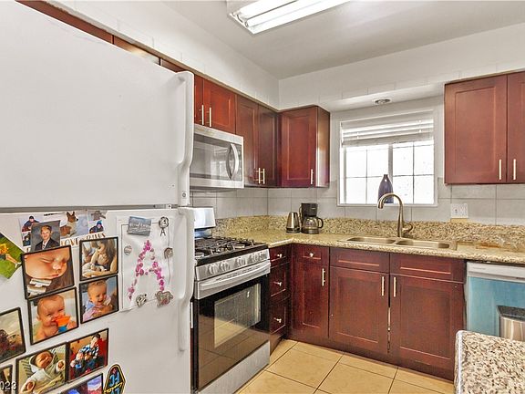 3rd image of 5053 Via De Palma Dr