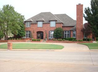 601 Country Club Dr, Edmond, OK 73025