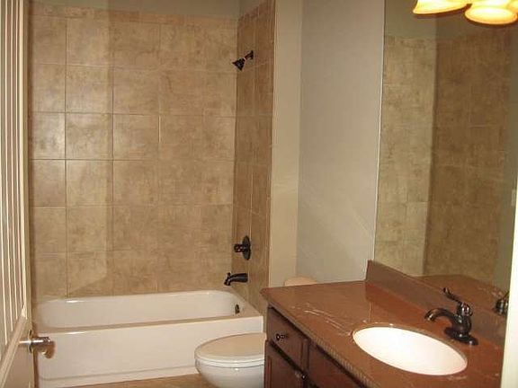 3rd image of 407 Falling Water Ave