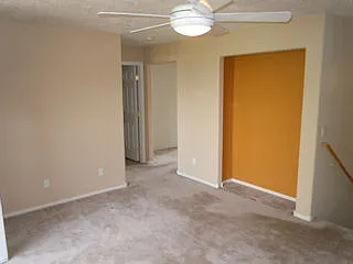 1907 Girard Blvd NE — Photo 13