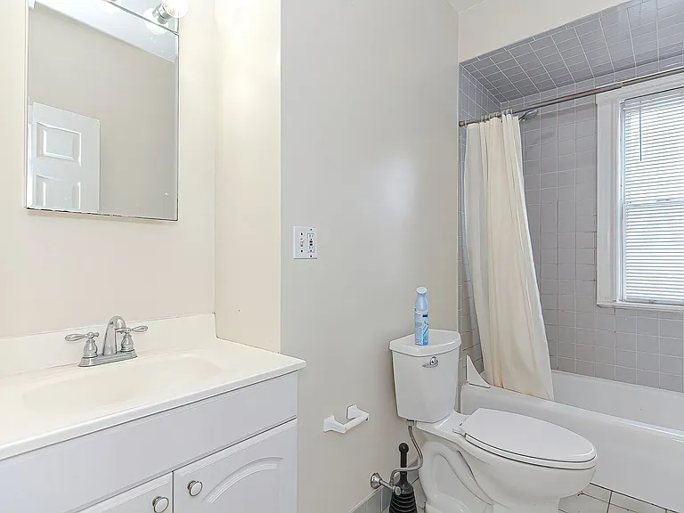 108 Beacon St — Photo 8