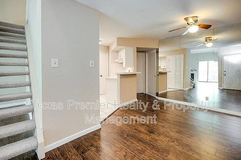 20 bed, 2.0 bath, 1068 sqft, $1,400 — Photo 2
