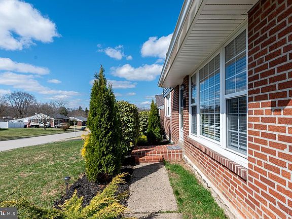 4th image of 107 Valleyview Rd