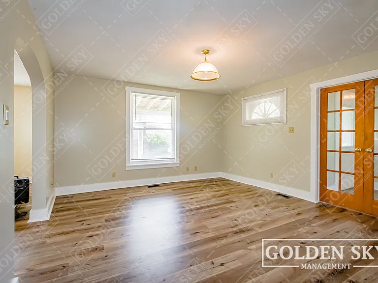 1417 W Memorial Dr #1 — Photo 2