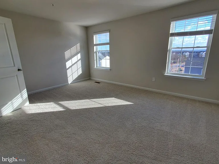 1260 Veritas Ln — Photo 35