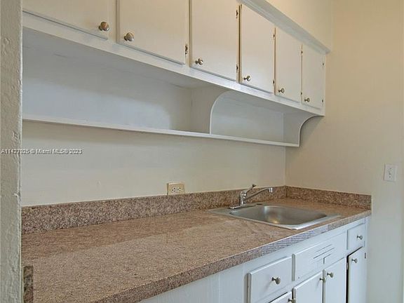 2nd image of 6944 Byron Ave APT 5