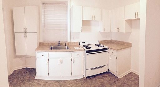 2nd image of 76 Arlington Ave APT 2R